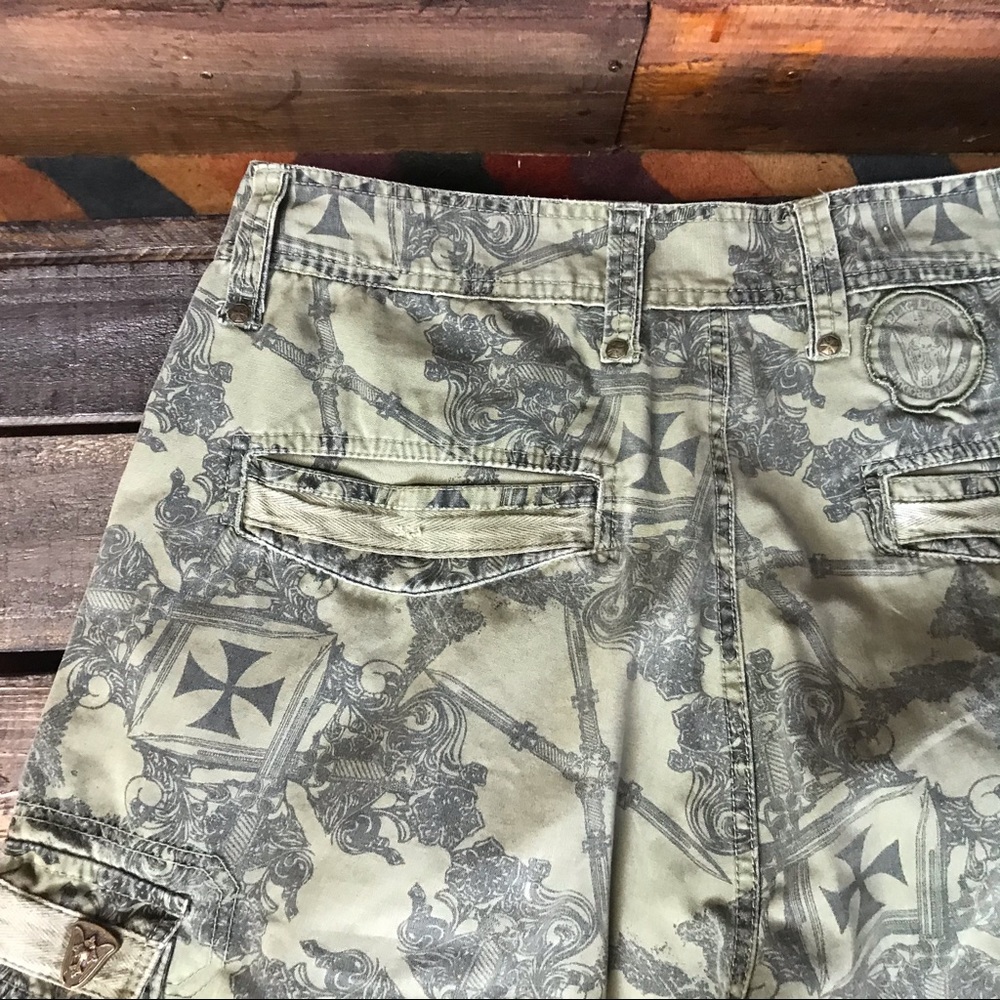 Blac Label Green Patterned Shorts - Picture 8 of 8